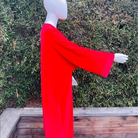 Diamond Tea Red Button Down Robe/ Dressing Gown